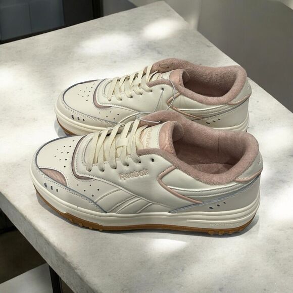 Rebook Women’s Club C Vintage Retro Style Sneaker White/ Pink Size 10 - Picture 3 of 6